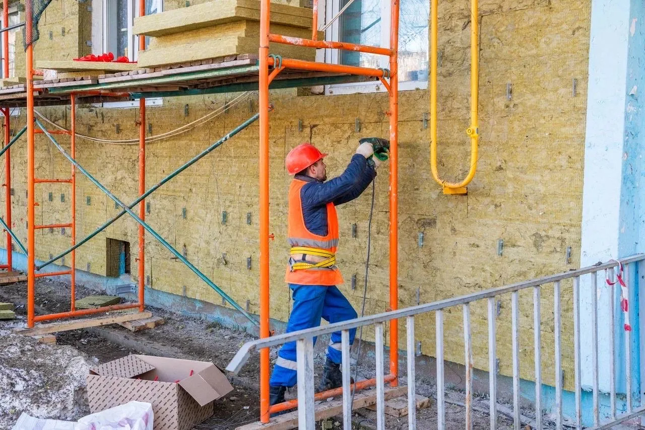 В многоквартирных домах Подмосковья стартовали строительные работы по краткосрочному плану капитальн