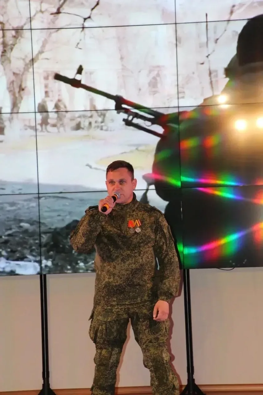 Россия — это не только земля, но и люди, объединённые общими надеждами и верой в силу е...