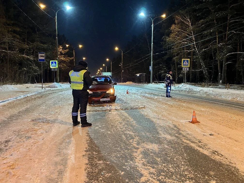 Водитель отечественной легковушки сбил пешехода в Каменске-Уральском