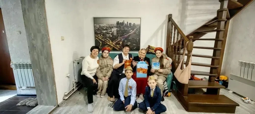 🌟 В преддверии Дня Победы: лицеисты поздравили ветеранов  В преддверии великого праздника — Дня Побе