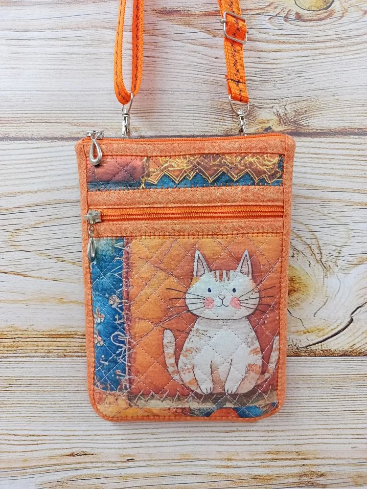 Готова сумочка лакомник с котиком.