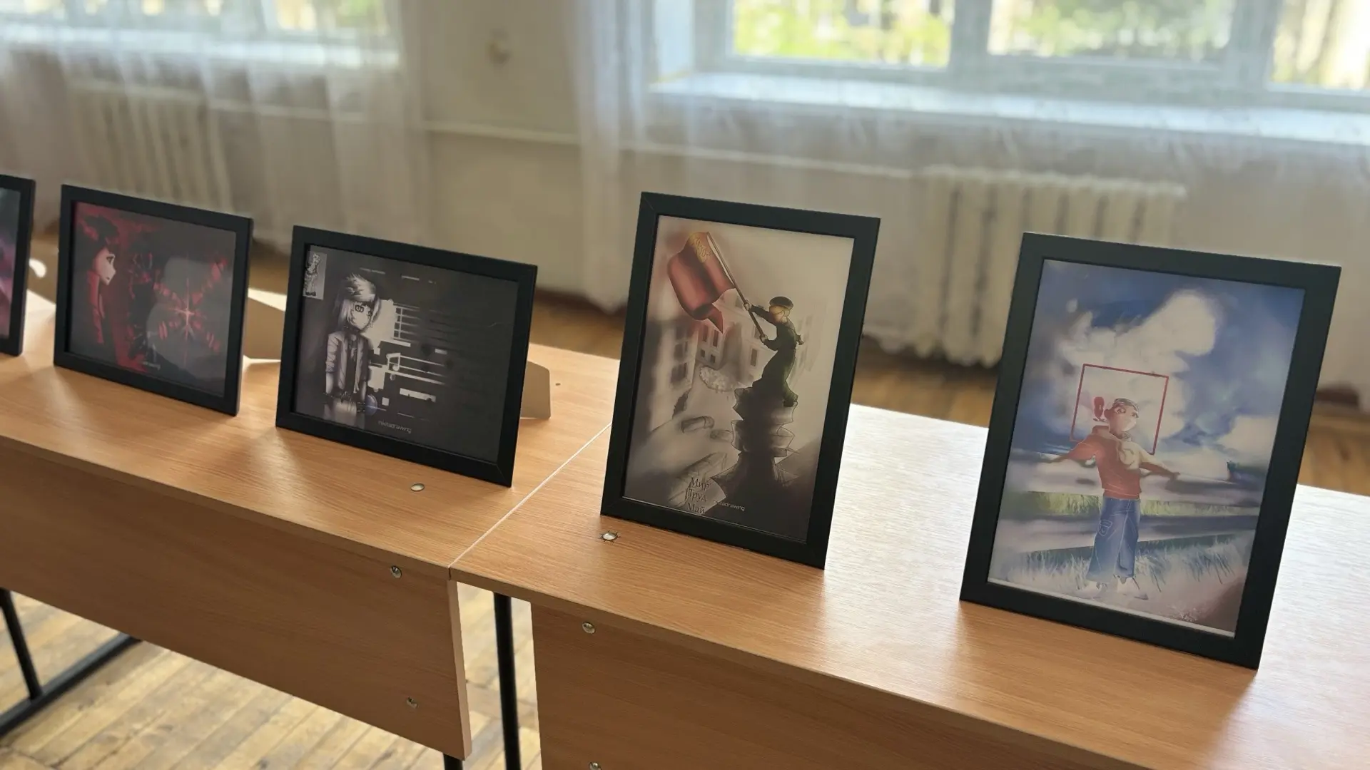 🔥 В ХАУ прошла выставка картин в стиле диджитал-арт талантливого студента Никиты Маленко!  В стенах 