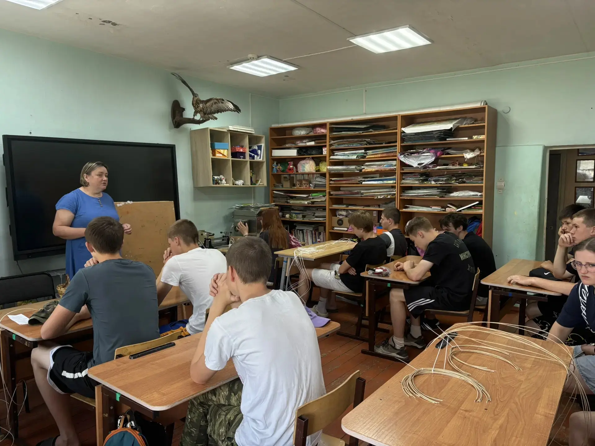 У нас, в школе искусств, гости! Большой дружной компанией, во главе с тренером Лебедевым Иваном Алек