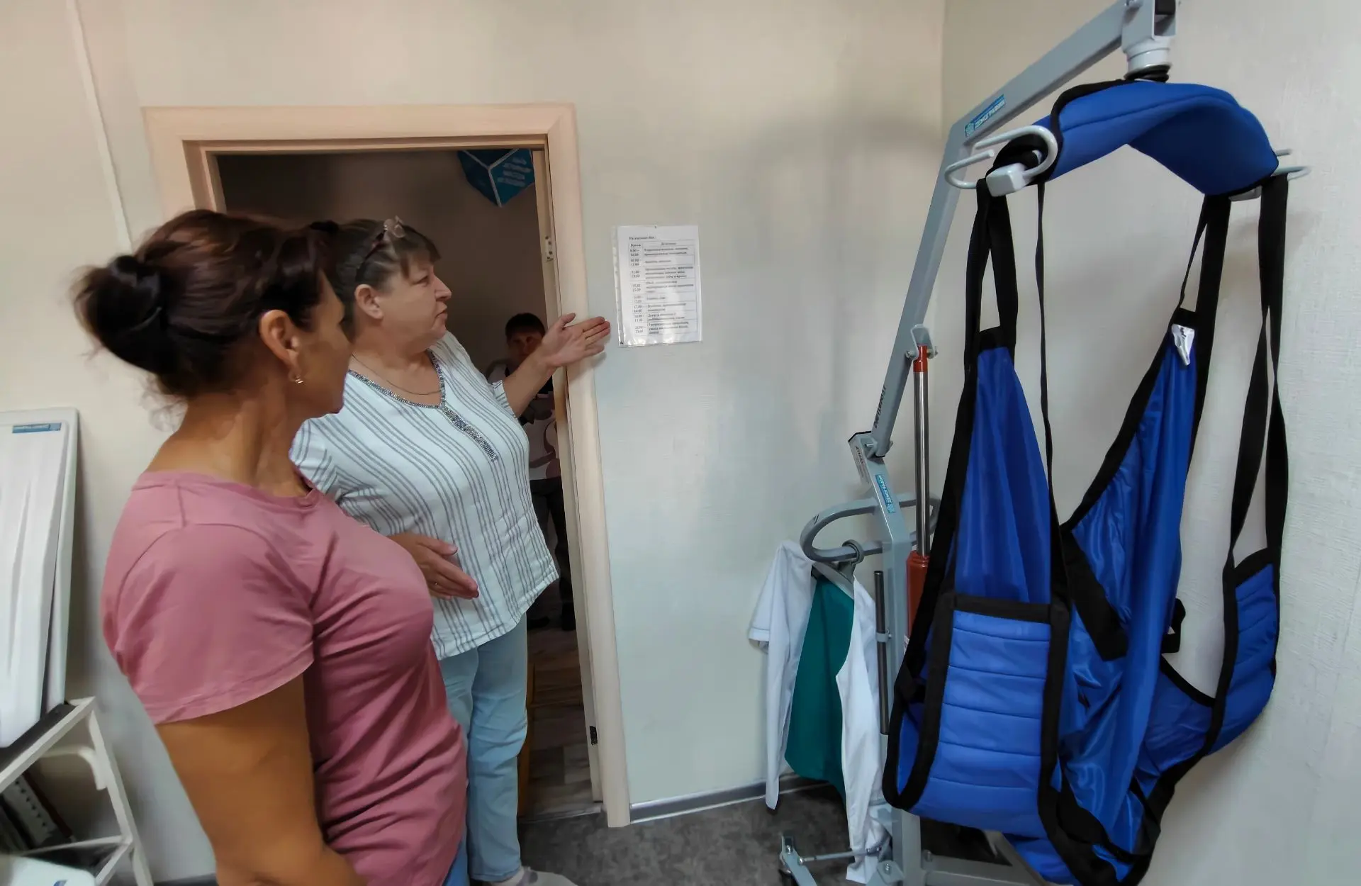 В Екатериновском центре социального обслуживания продолжает свою работу проект «Демонст...