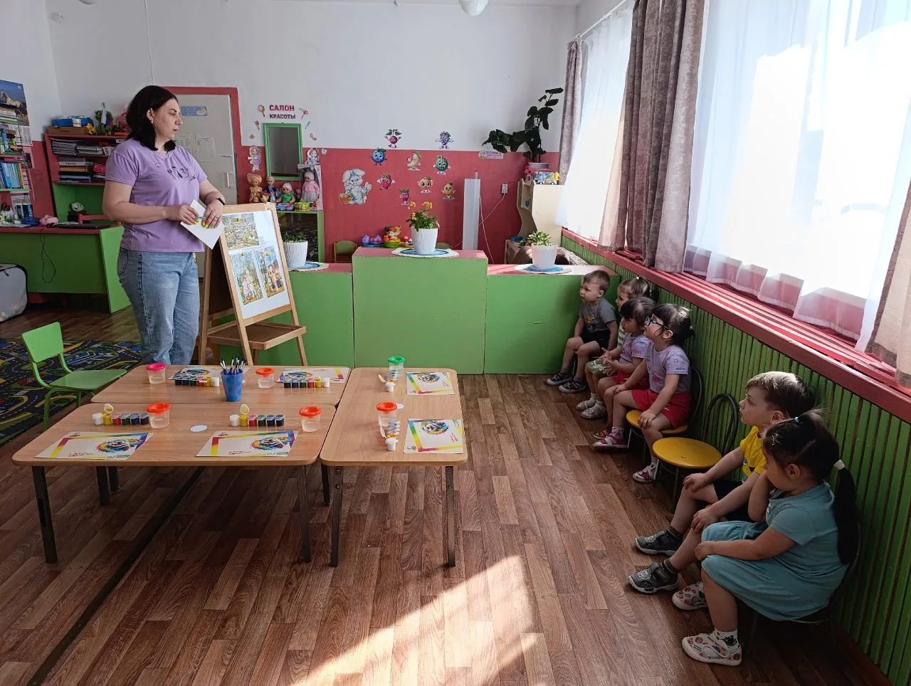 Весеннее солнышко в каждой детской ладошке!☀️

Вчера в ясельной группе было по‑настоящему тепло и ра