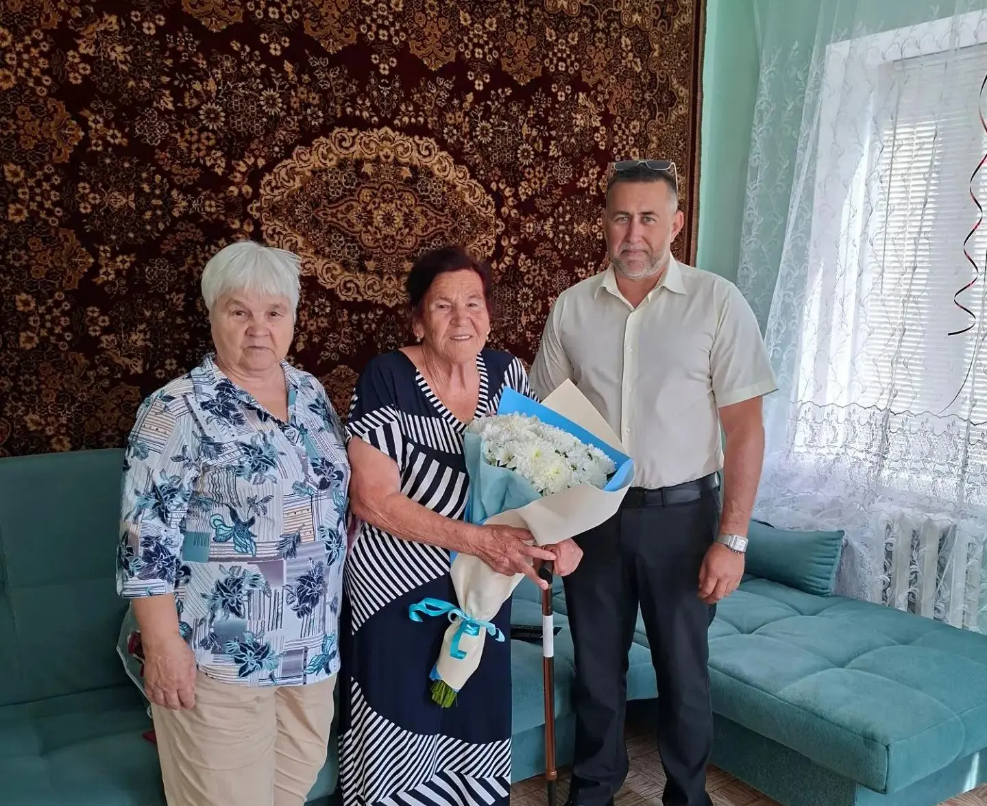 Администрация, Совет депутатов и Совет ветеранов Мостовского городского поселения поздр...