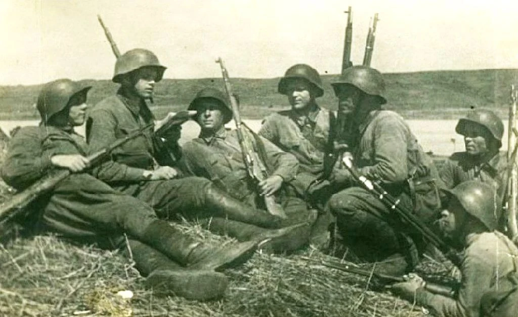 29 июля 1938 год. Японские войска внезапно вторгаются на территорию Советского союза в районе озера 
