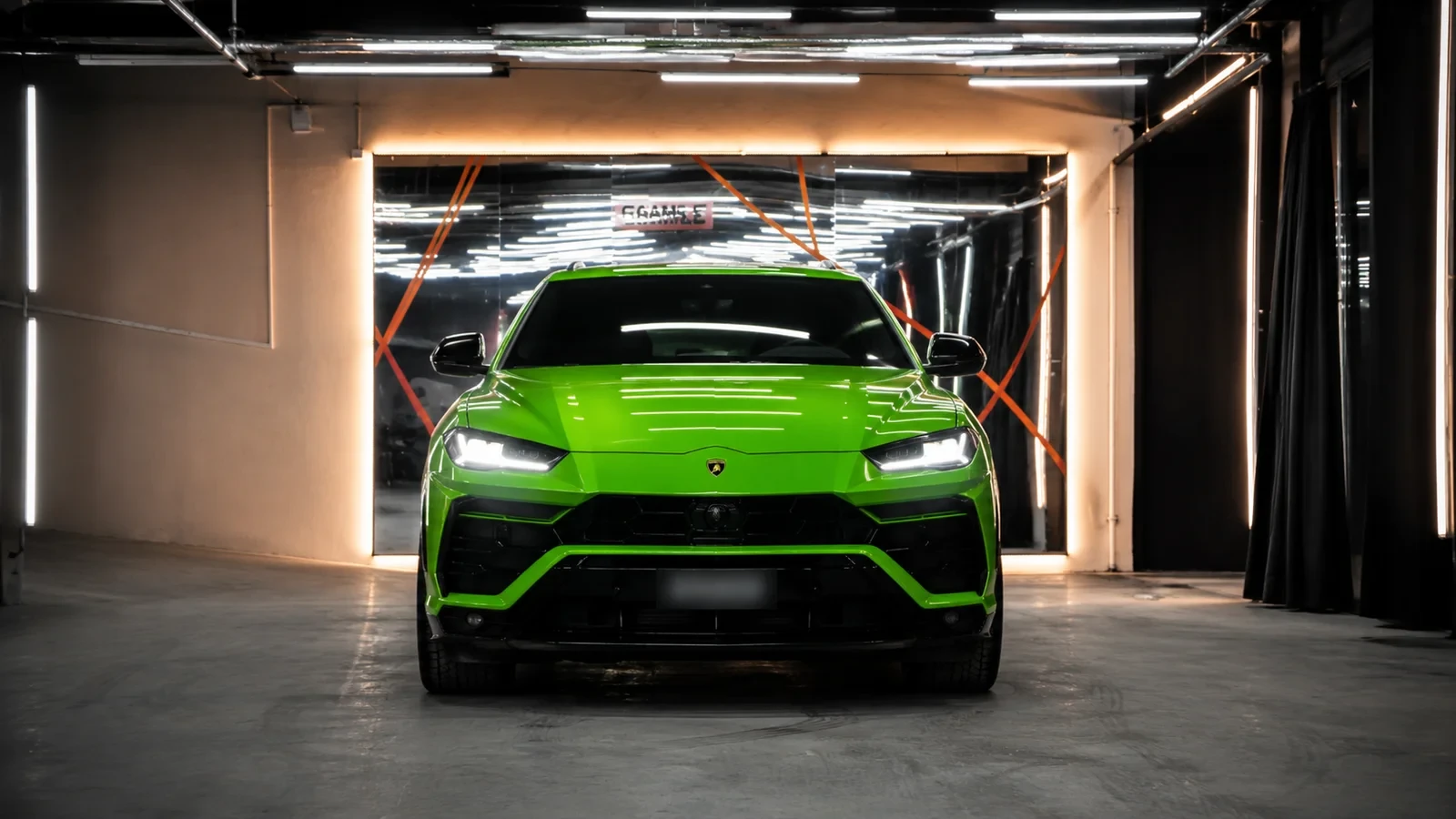 Lamborghini Urus Verde Mantis: полная антигравийная защита PPF + керамика

Полная оклейка кузова ант
