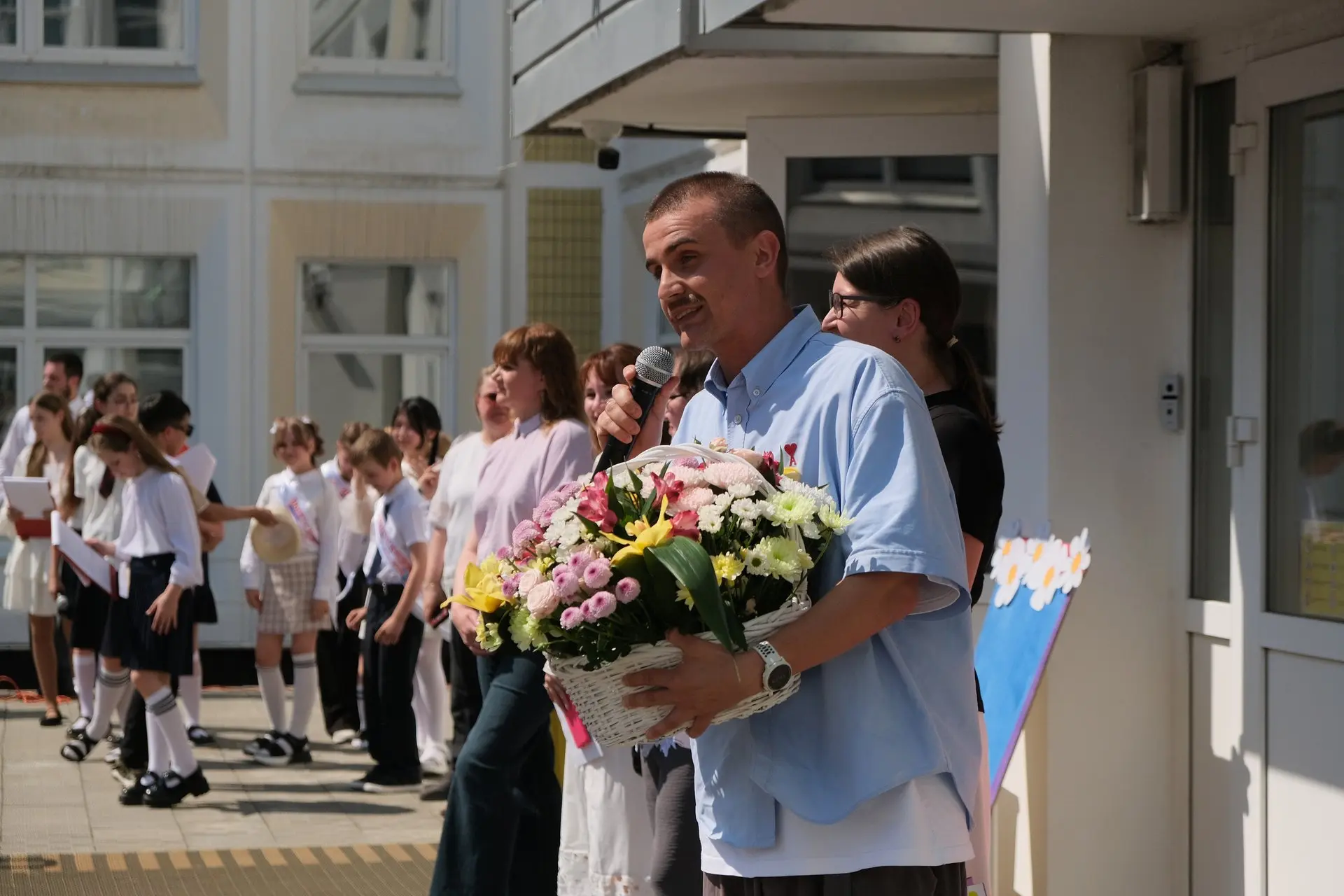 🎓 Прощай, начальная школа!  Сегодня во дворе школы звучали песни, кружился вальс и сверкали улыбки. 