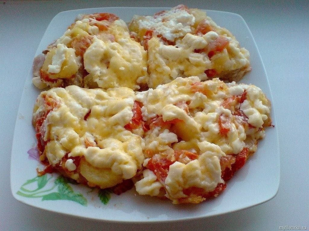 Мясо по-французски в мультиварке

Ингредиенты:

- Свинина – 500 г
- Лук
- Морковь
- Помидоры
- Тверд