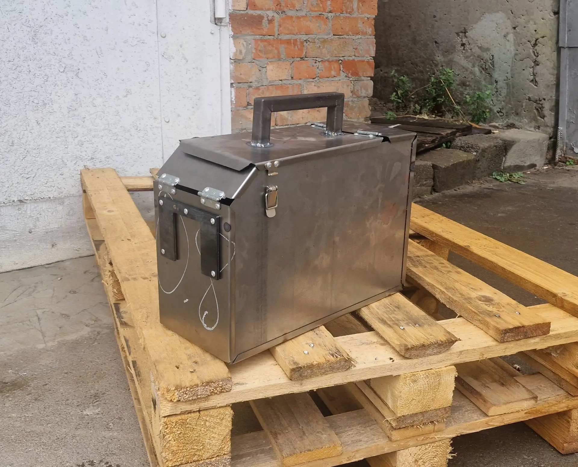 Первый блин комом. Да я вижу где я накосячил , но начало положено. Недостатки исправим и получиться 