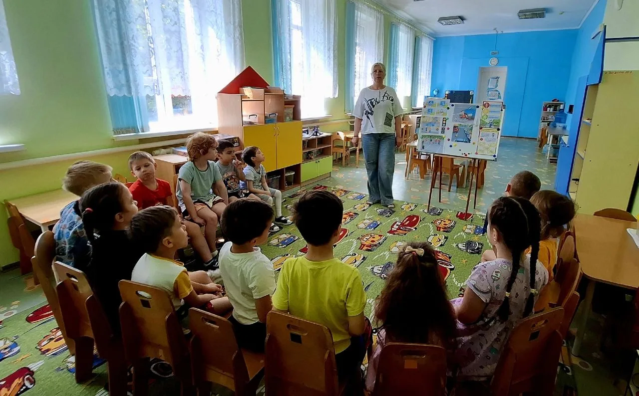 В старшей группе «Василек» прошла важная беседа на тему «Дисциплинированный пешеход» .

Ребята вспом