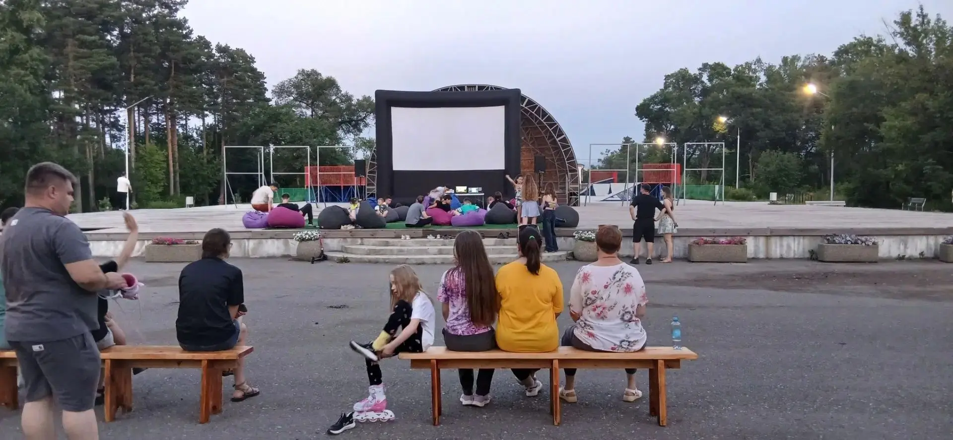 🎥18 июля на площади парка им. С.Лазо состоялся кинопоказ под открытым небом. Для семейного просмотр