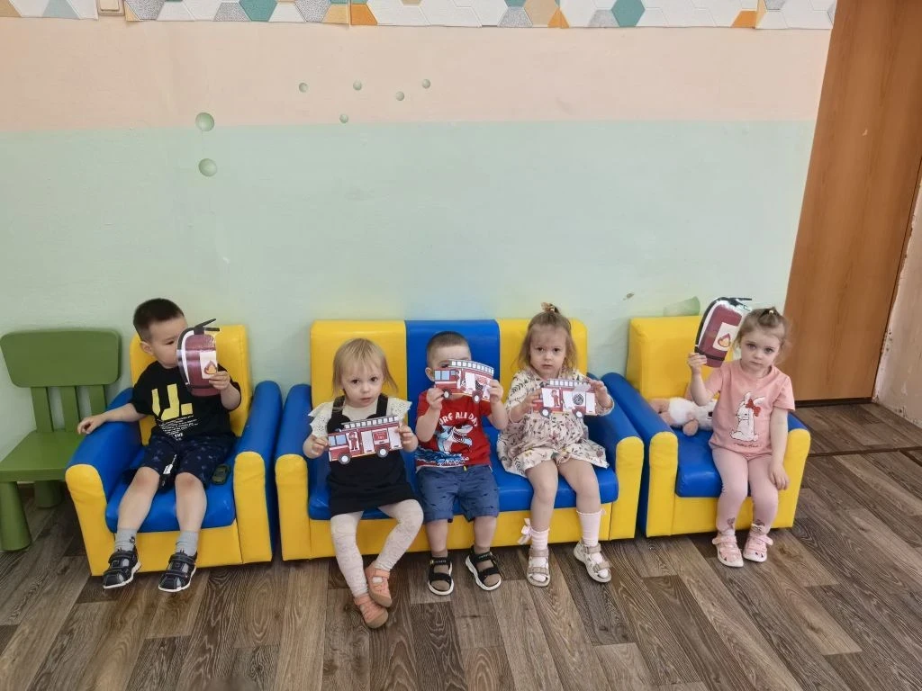 Сегодня в МОУ МОШ 12 ДО2 с самыми юными воспитанниками провели день пожарной безопасности.  Начинать