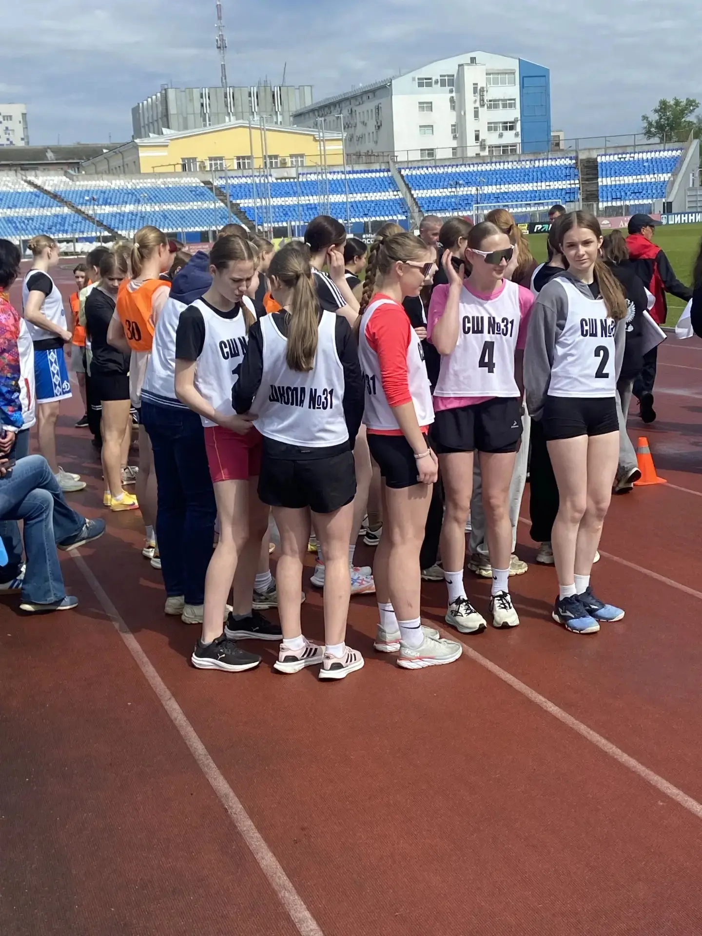 🔥Бодрое начало дня!  Сегодня утром на стадионе «Шинник» наша сборная школы № 31 приняла участие в тр