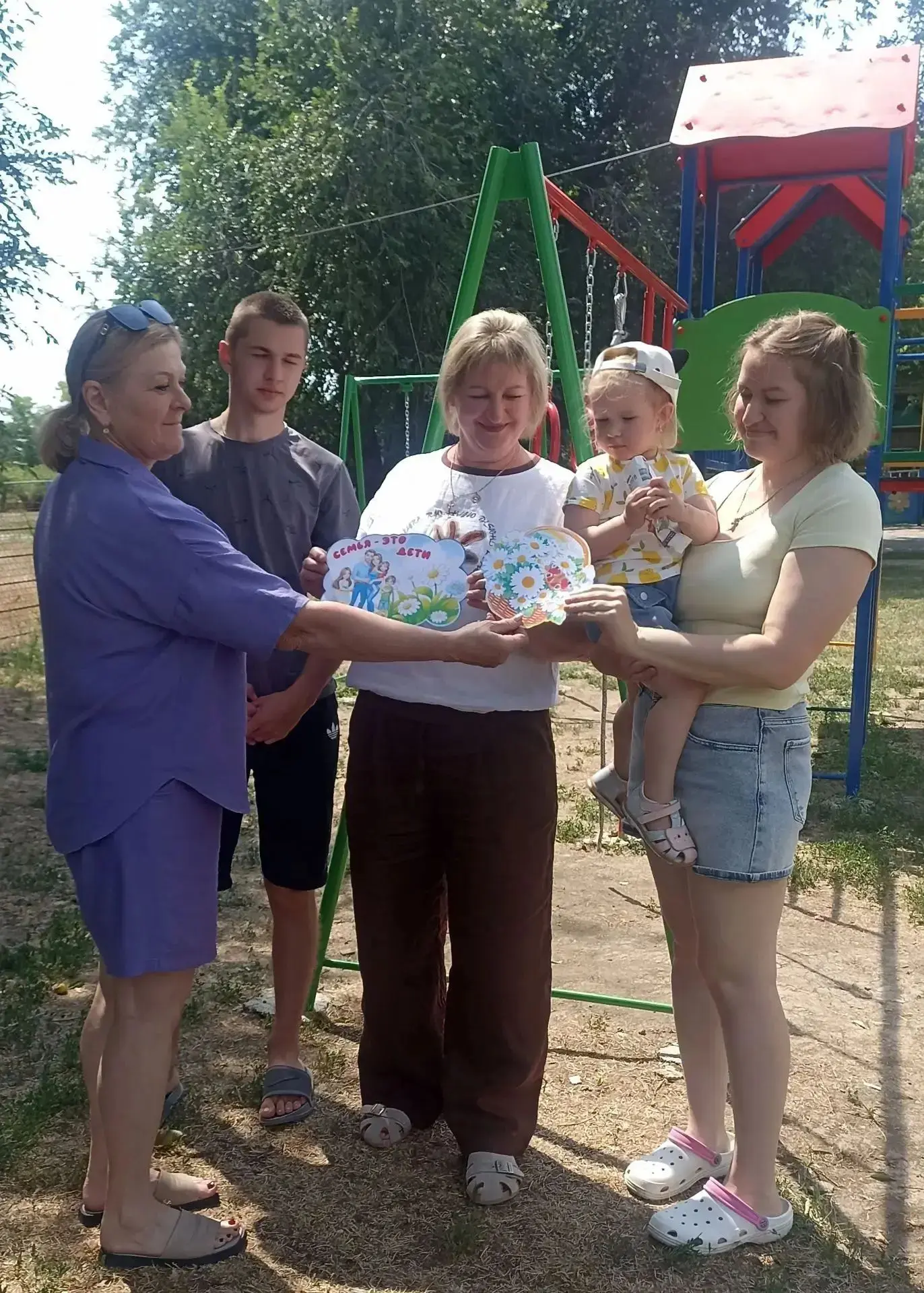 8 июля во Всероссийский День семьи, любви и верности работники Николаевского СДК провел...