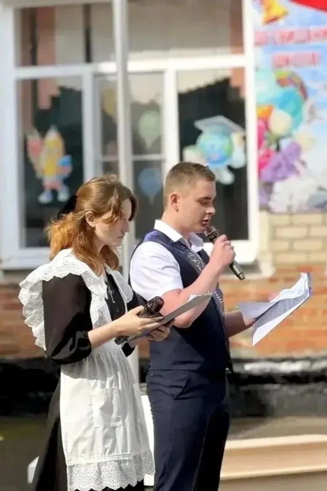 Школьный порог – начало новых дорог  Учащихся 6-й школы с окончанием учебного года поздравила замест