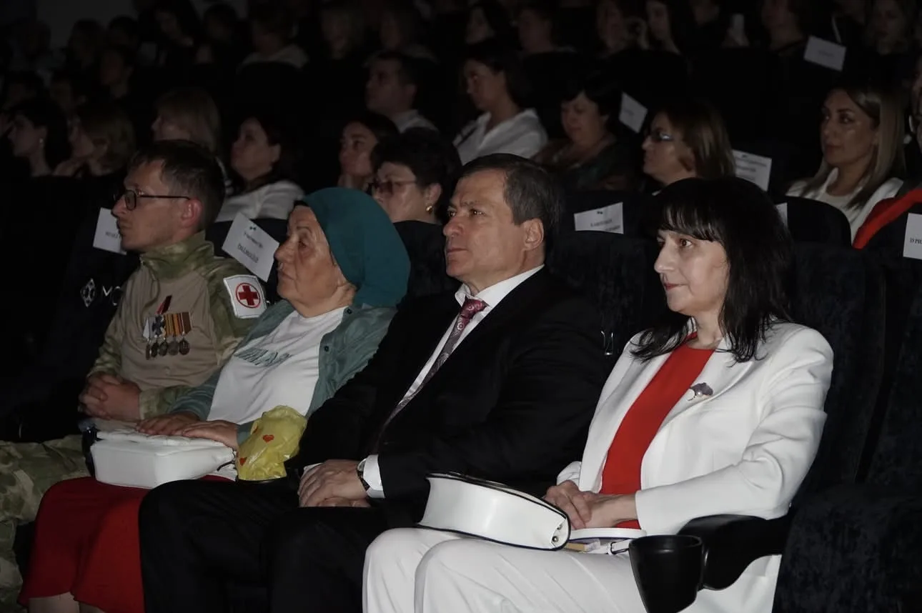 Ежегодно в третье воскресенье июня отмечается День медицинского работника.

Этот день в Кабардино-Ба