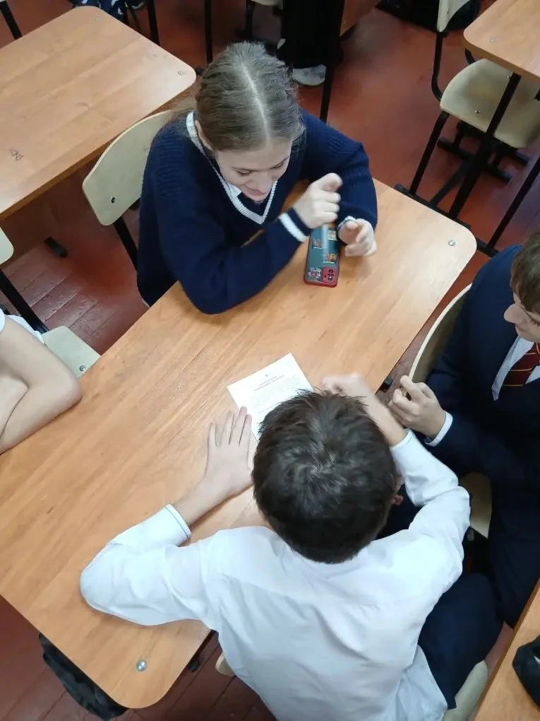 👩‍🏫 РАЗГОВОР О ВАЖНОМ 👩‍🏫    Новая учебная неделя в нашей школе стартовала с церемонии торжественног