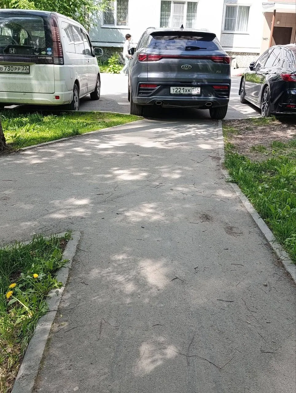 😶 Мастер парковки замечен в Академгородке