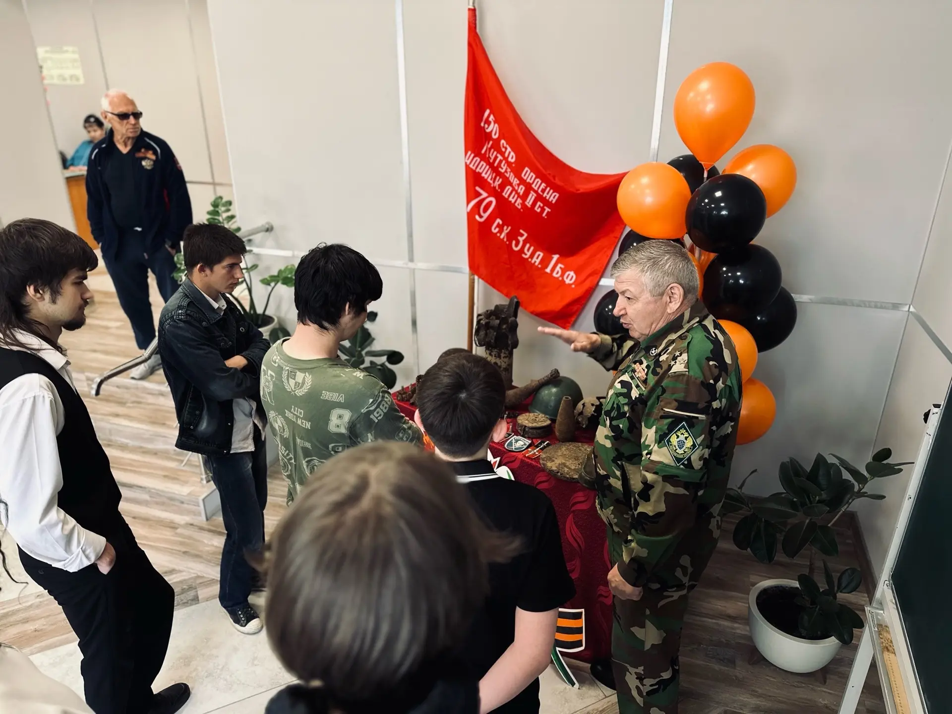 📜 Выставка «Эхо войны» в Кореновском политехническом техникуме  В преддверии Дня Победы в фойе Корен