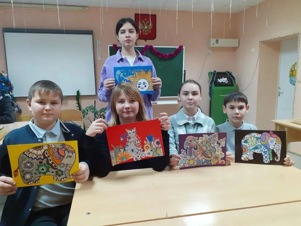 «Когда ребёнок раскрашивает, у него активируются зоны мозга, связанные с сенсомоторной ...