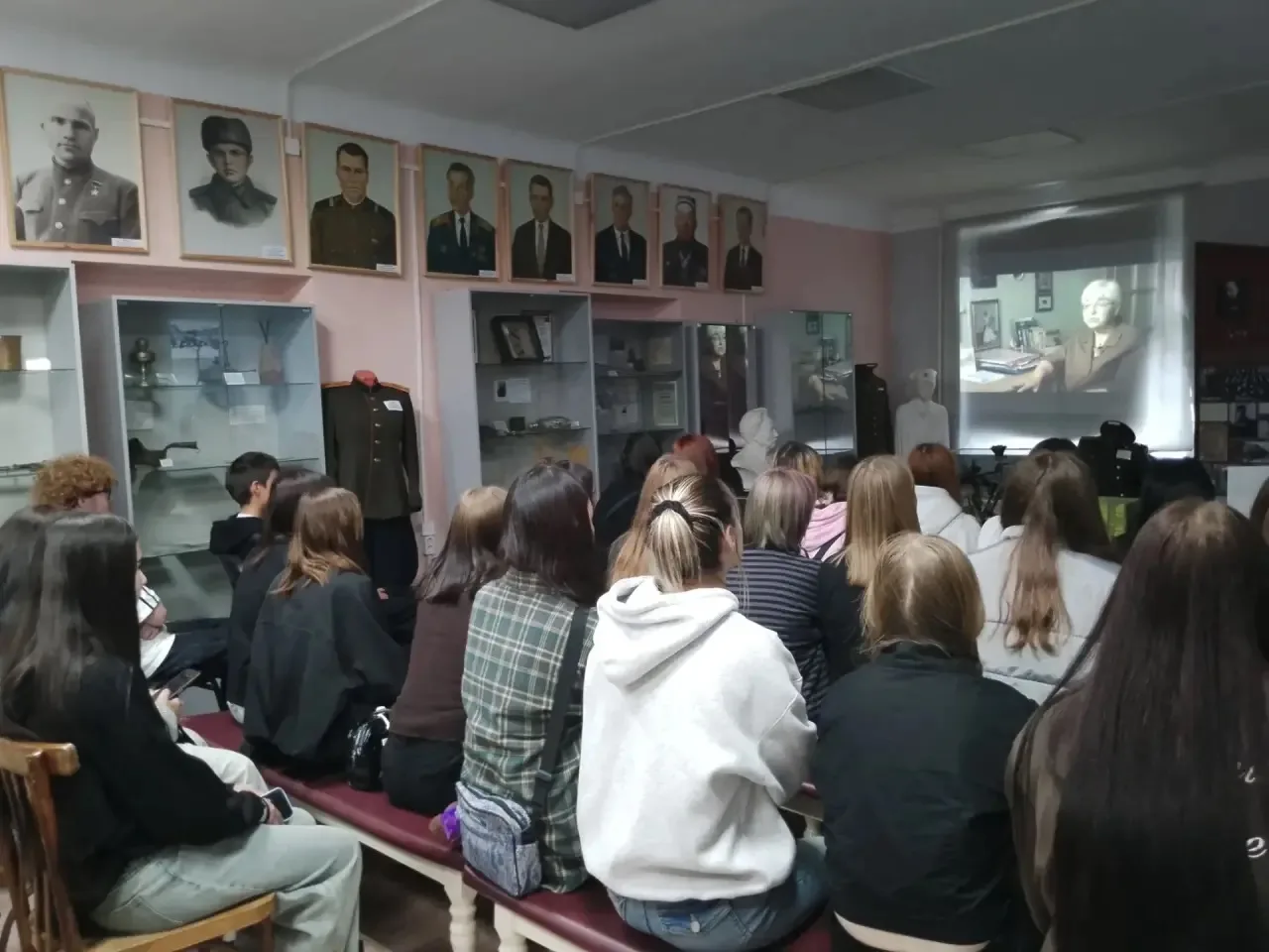 В Учалинском историко-краеведческом музее состоялся час памяти, приуроченный к Дню соли...