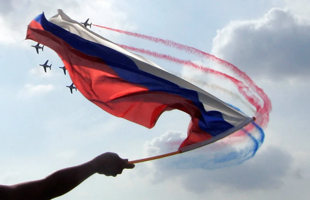 Майские праздники надо сделать непрерывными, так как многие россияне берут в будние дни...