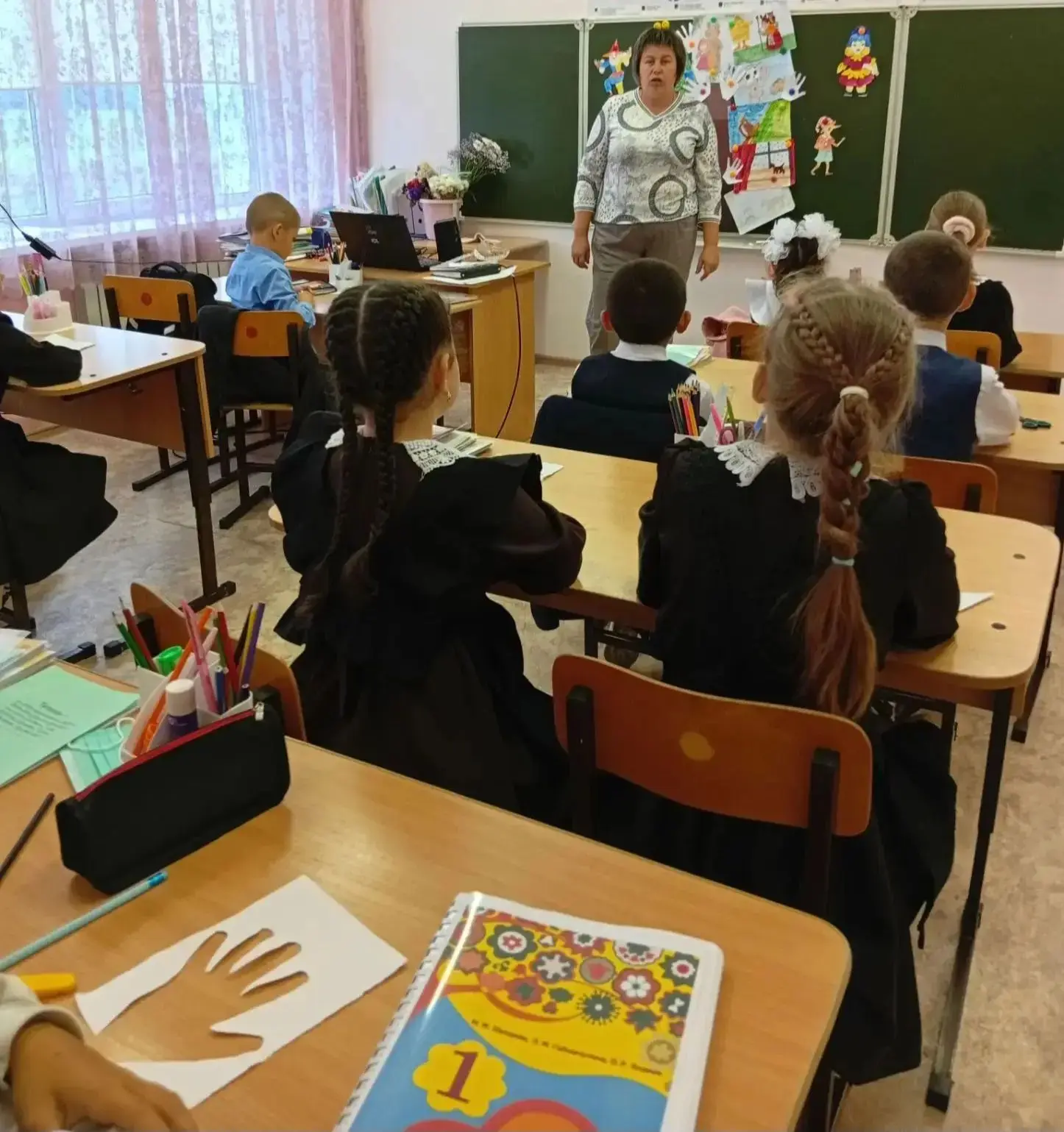 8 сентябрь көнне башлангыч сыйныфларда "Татарстанда әкият көне " (Сказочный день в Тата...