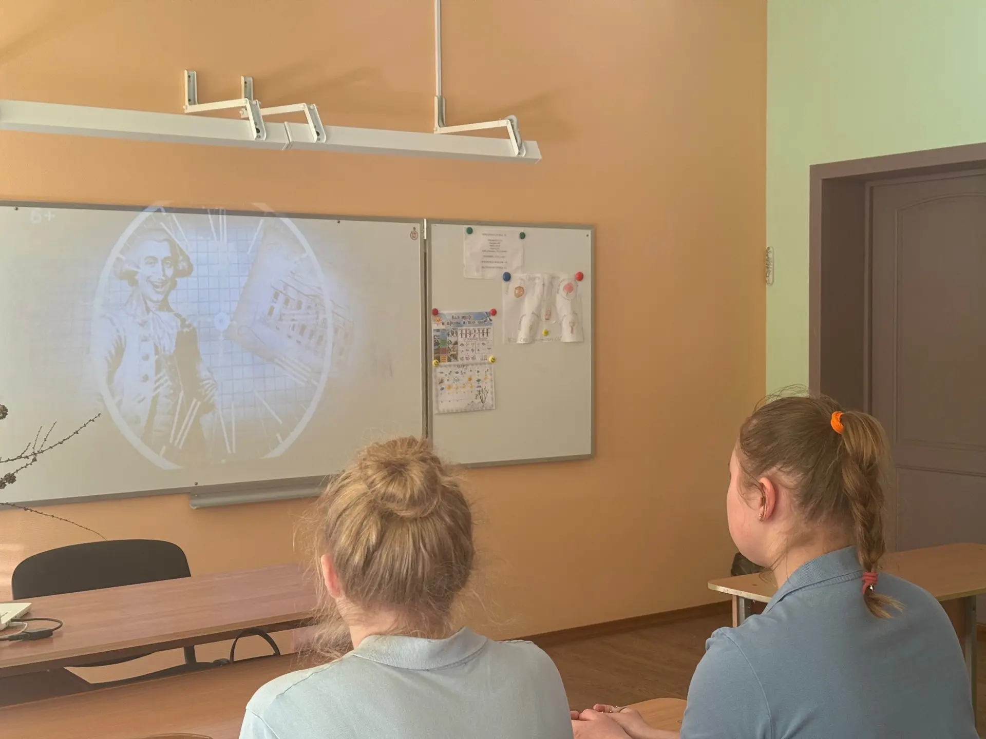 ⚡23 марта на внеурочном занятии «Разговоры о важном» обучающиеся говорили о культурном ...