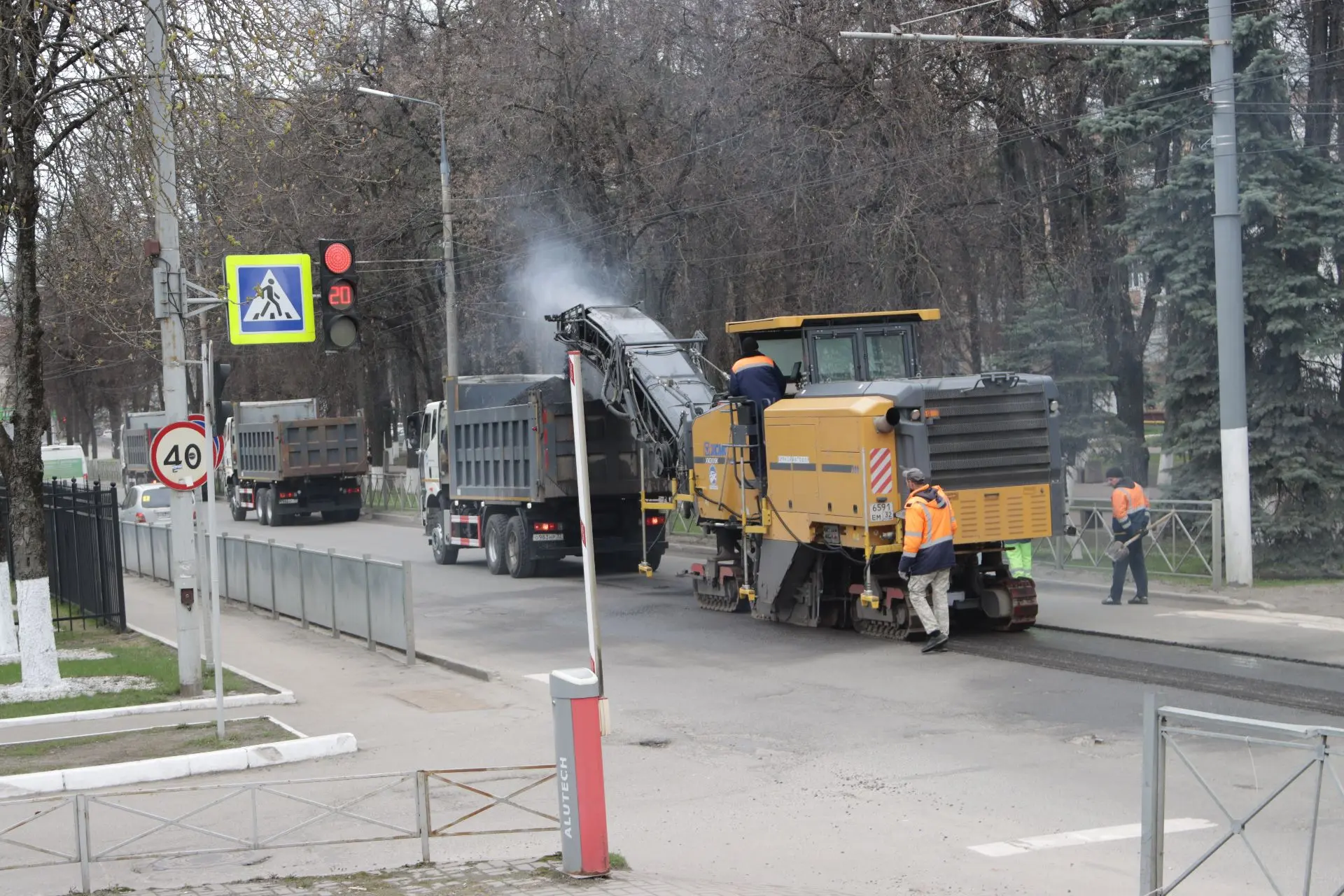 На улице Советской строители сделают новую парковку  Начался капитальный ремонт улицы Советской. Под