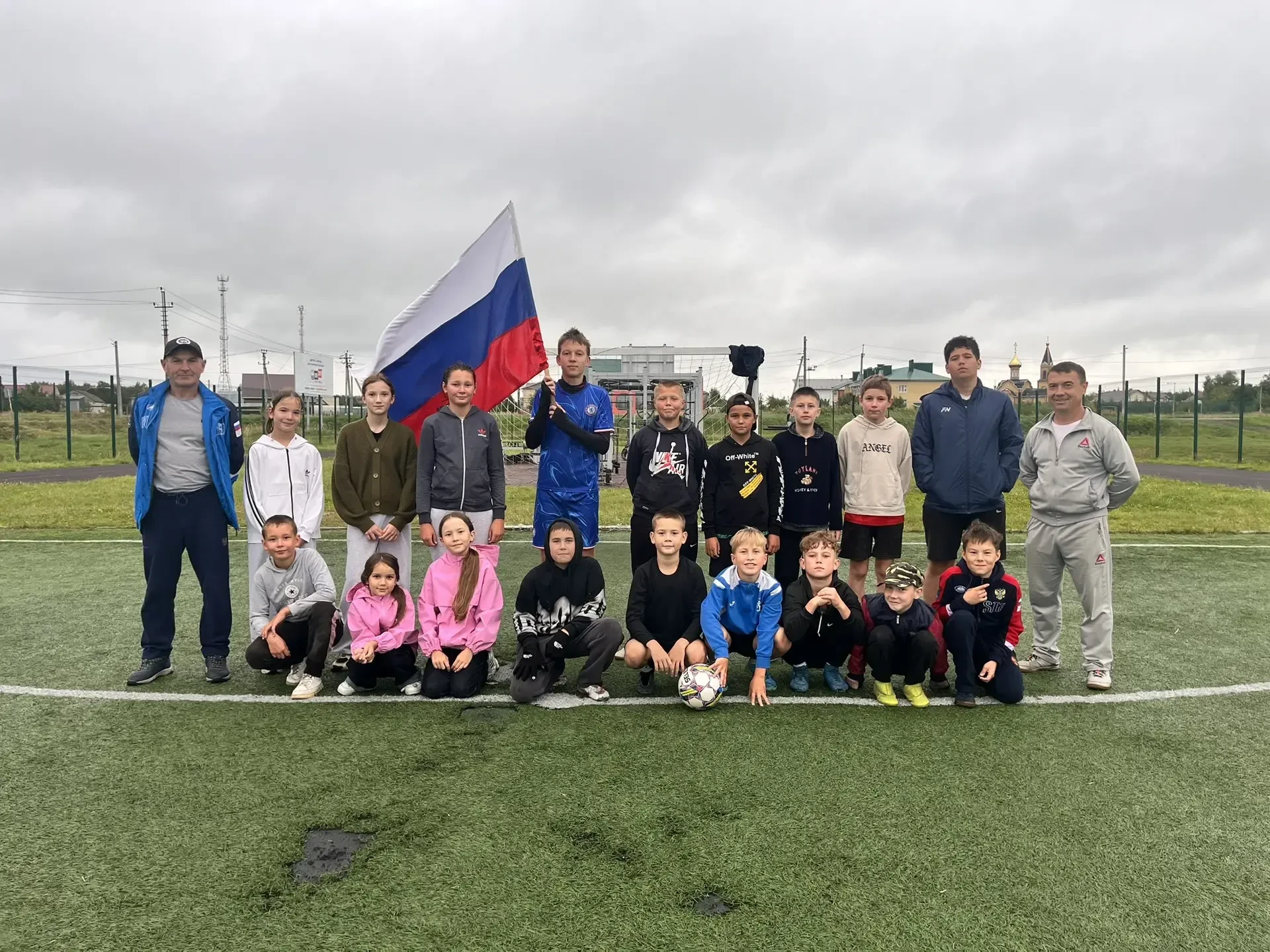 🇷🇺В преддверии Дня флага РФ в спортивной школе прошли весёлые старты и подвижные игры...