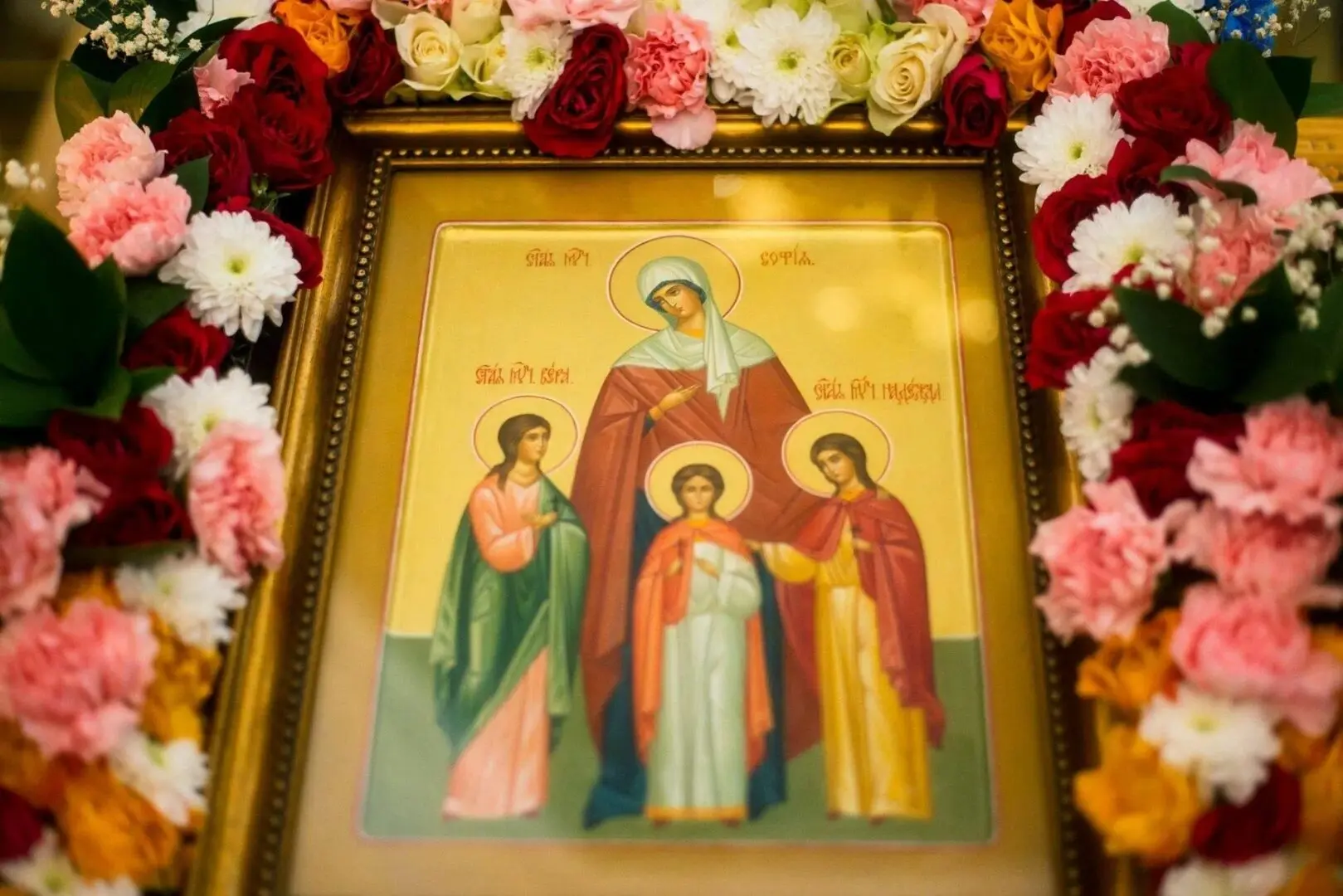 Иду с иконой из храма.