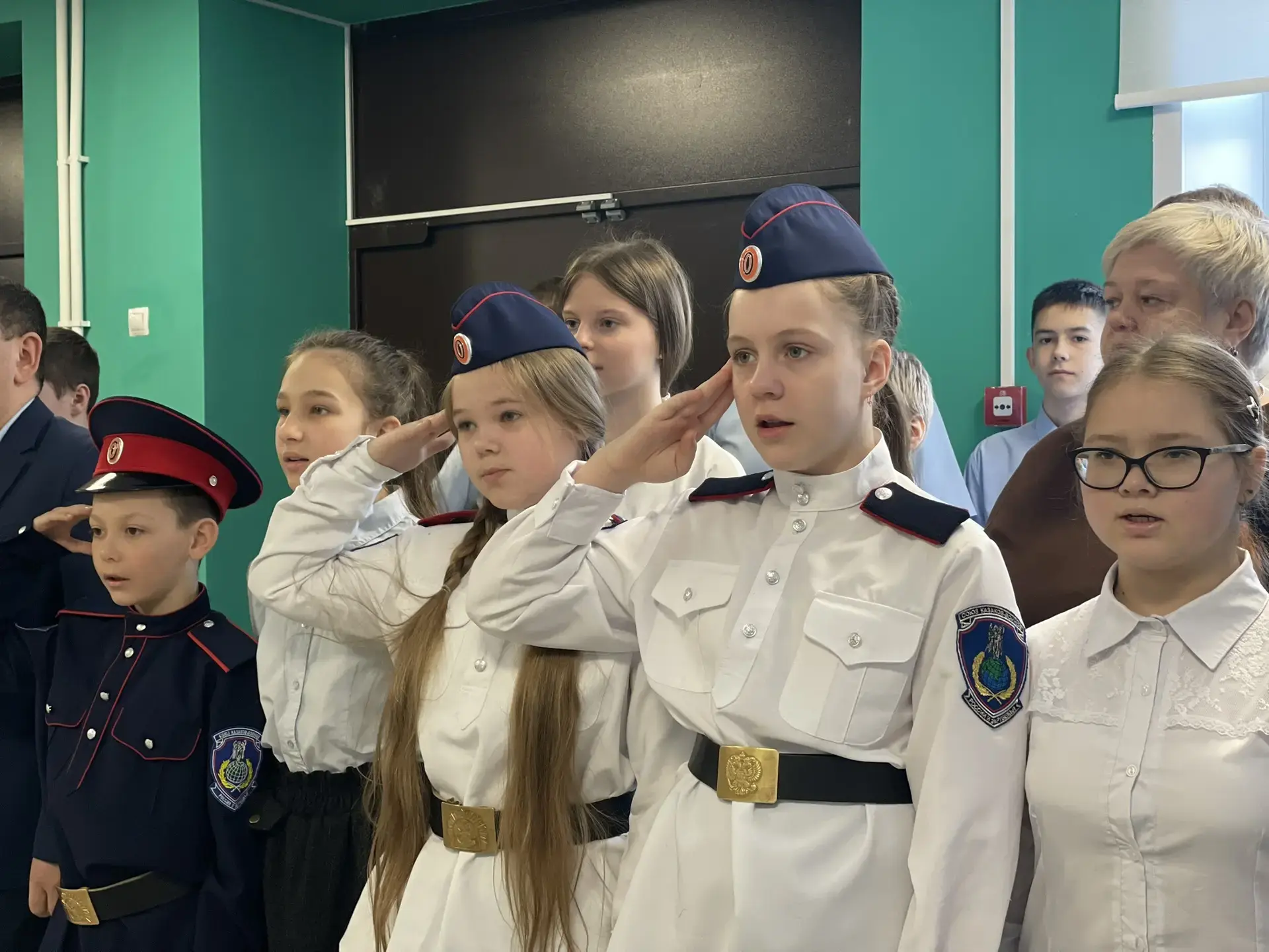 🌟Утро понедельника по традиции начинается с торжественного подъема государственного флага и исполнен