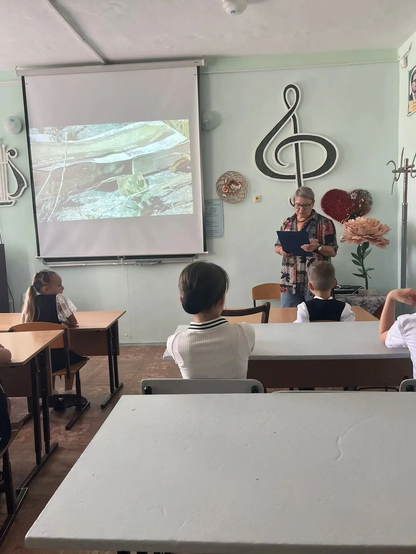В нашей школе прошло мероприятие, посвящённое Дню солидарности в борьбе с терроризмом.