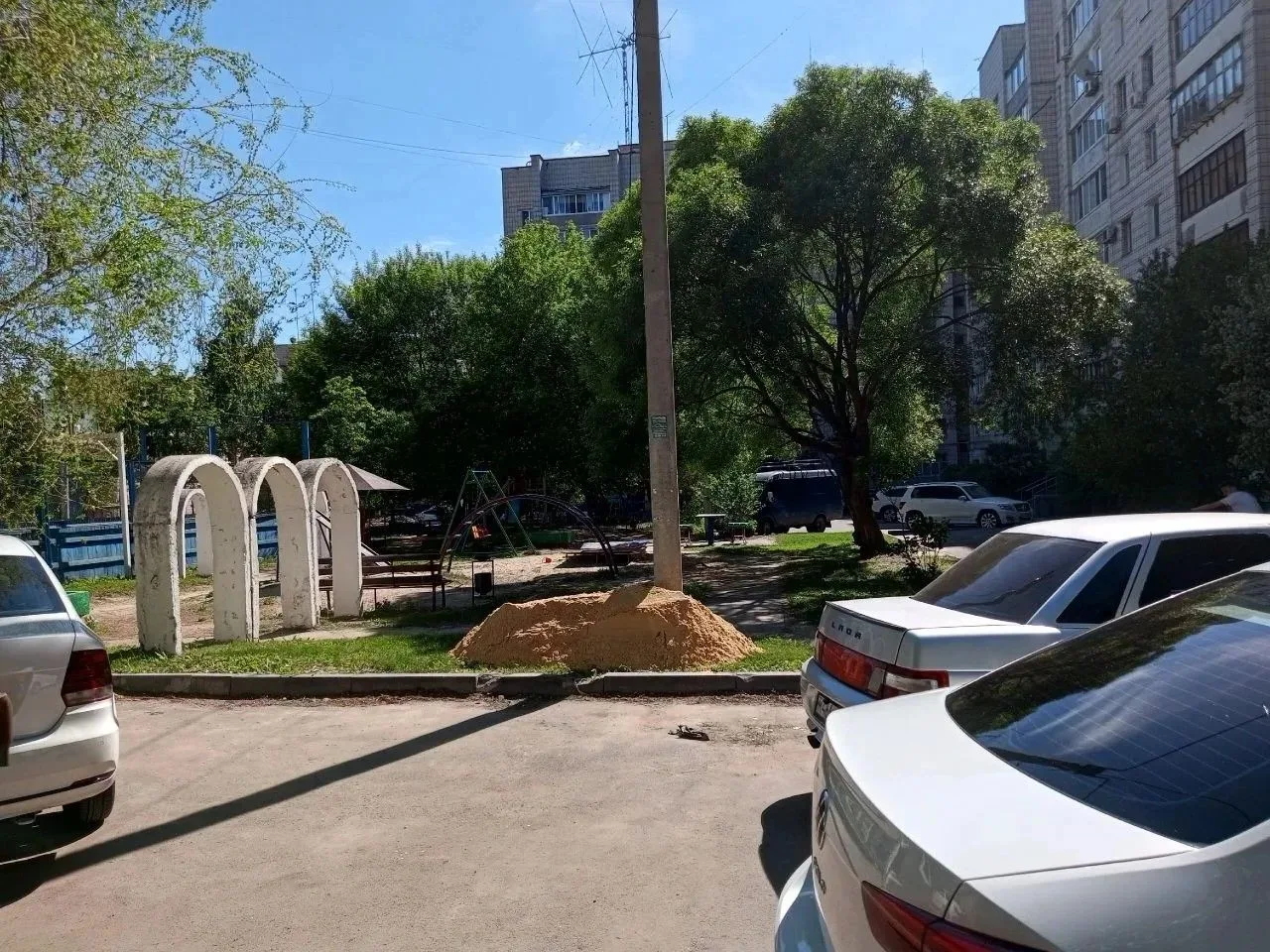 Свежий песок — для радости малышей!