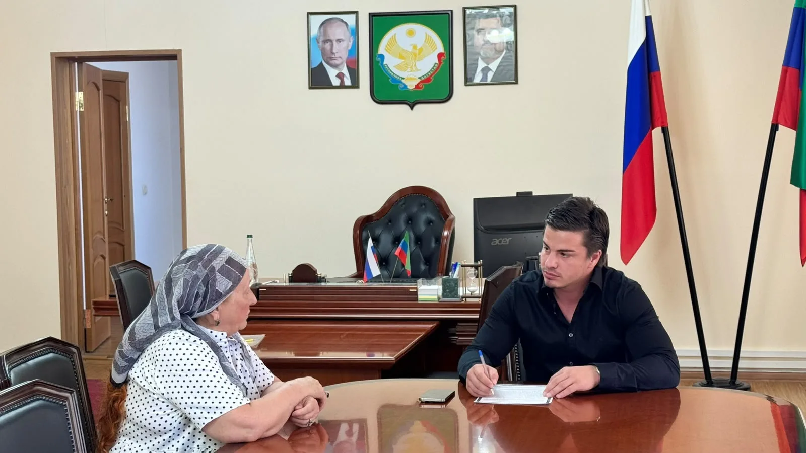 🌍В Новолакском районе обсудили проблему обеспечения питьевой водой

В здании администрации Новолакс