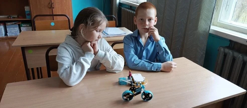Новости робототехники: младшие школьники собрали мотоцикл
В рамках занятий по робототехнике ученики 