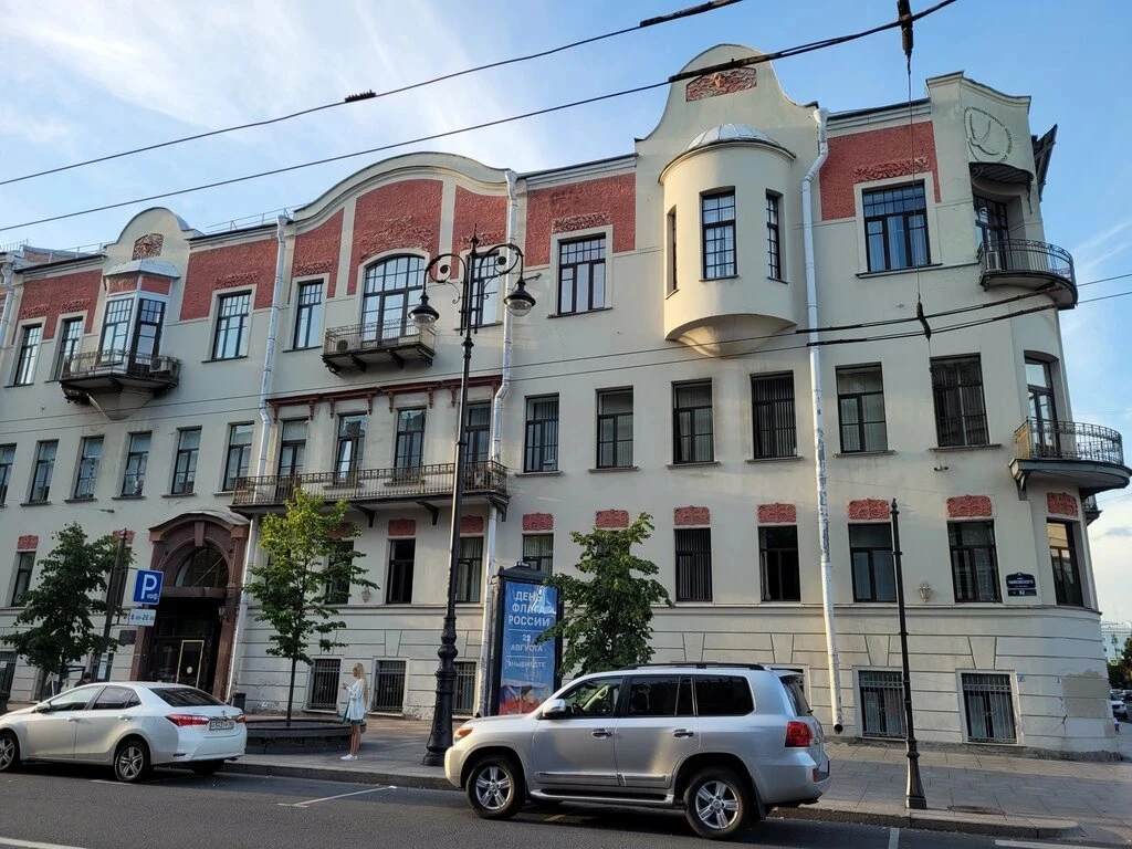 НЕДВИЖИМОСТЬ САНКТ-ПЕТЕРБУРГА В ЛИТЕРАТУРЕ