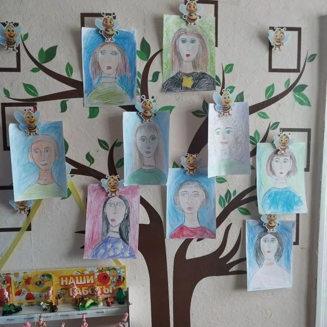 🌷 В детском саду «Светлячок» пгт. Крапивинский открылась прекрасная выставка, посвящён...