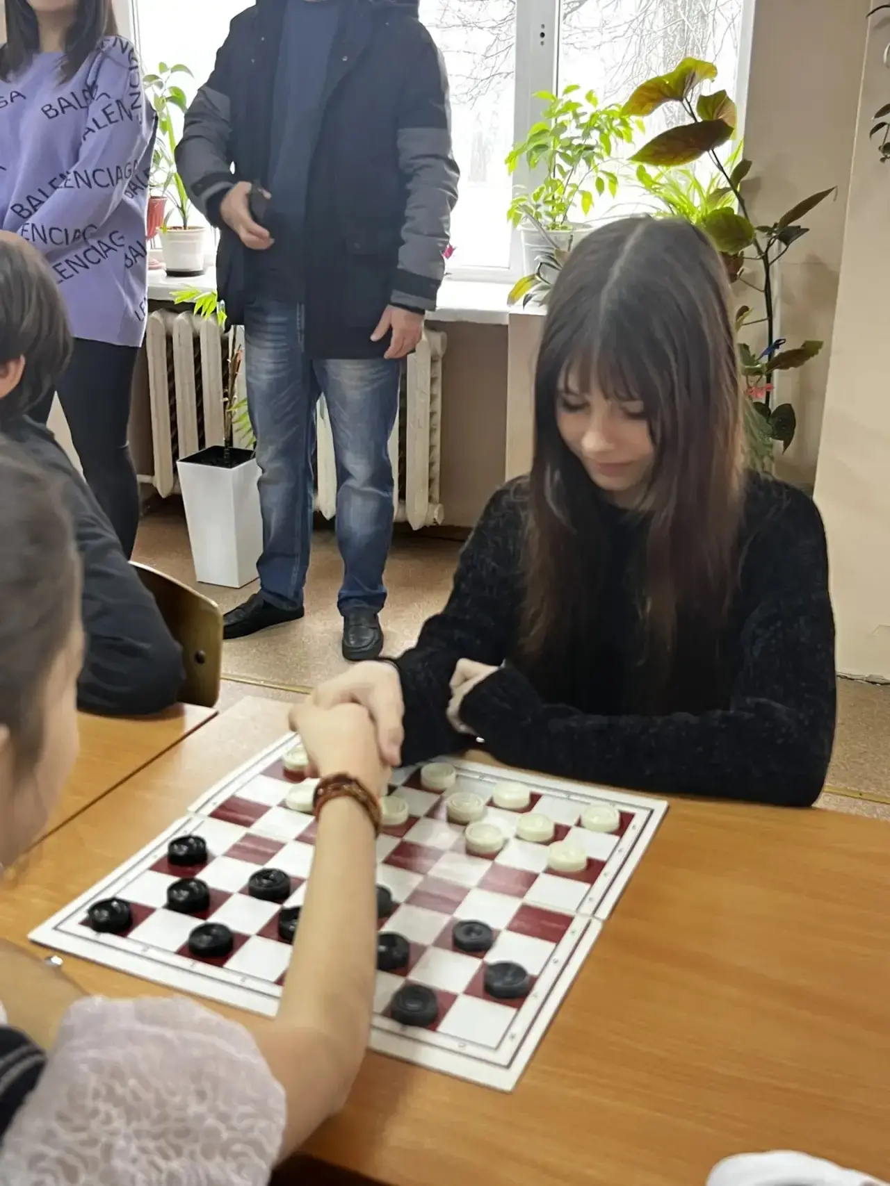 Учащиеся МБОУ СОШ №30 приняли участие в турнире по шашкам.  Сегодня наши ученики Асланян Артем, Сере