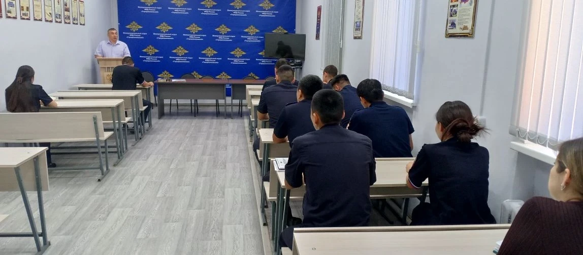 Сотрудников полиции Городовиковского района ознакомили с новыми правилами благоустройства
 8 июня 20