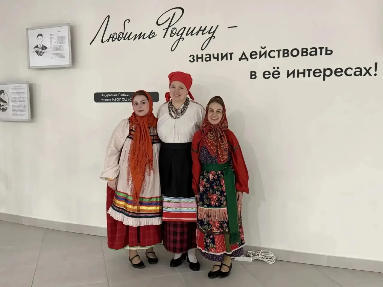 Руководитель и волонтеры штаба #МыВместе_ВГИИ: С. А. Филонович (доцент кафедры этномузы...