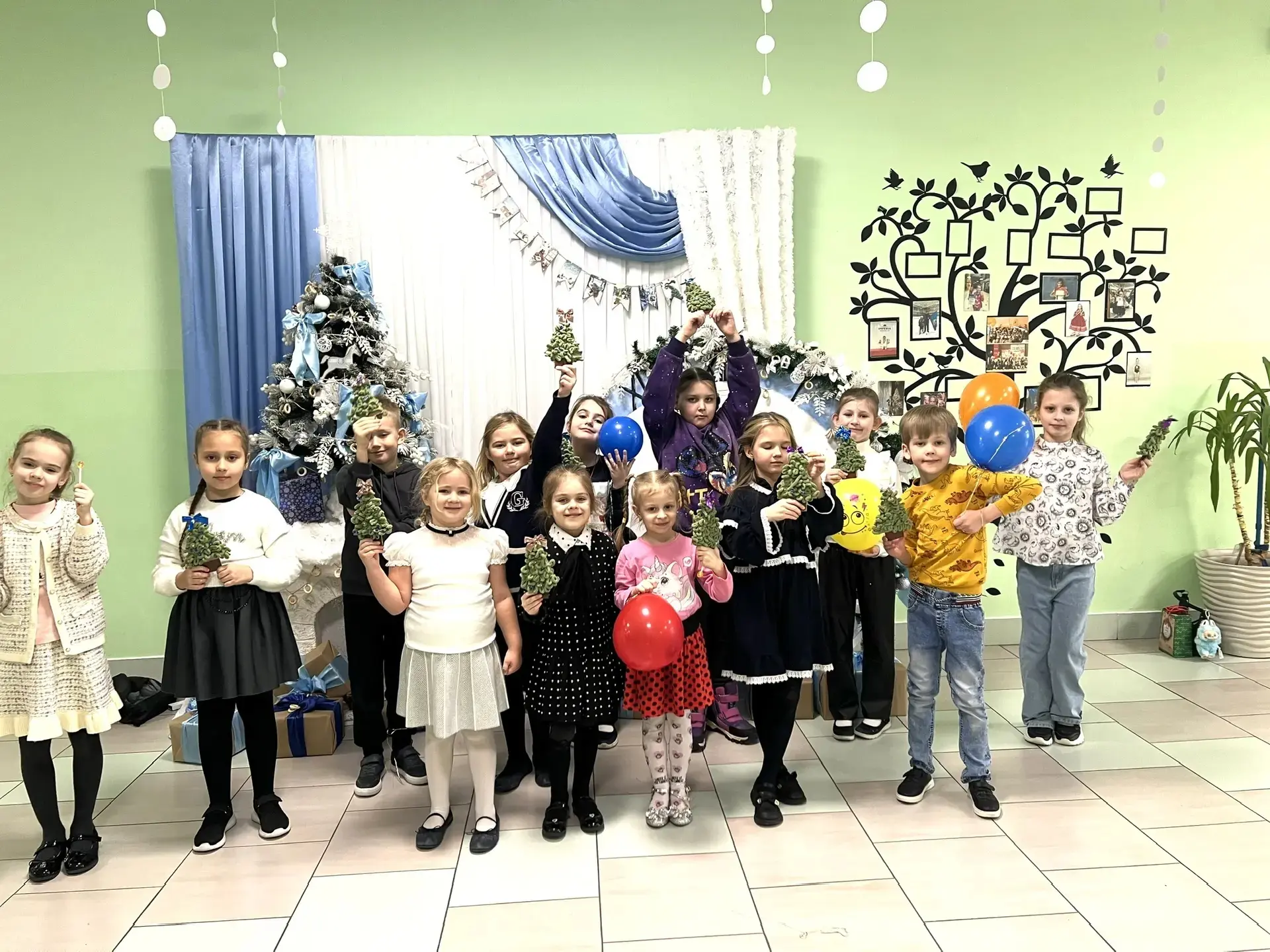 Каникулы продолжаются! 🎄  ❄️3ж класс посмотрели представление "Буратино" в Брянской областной филарм