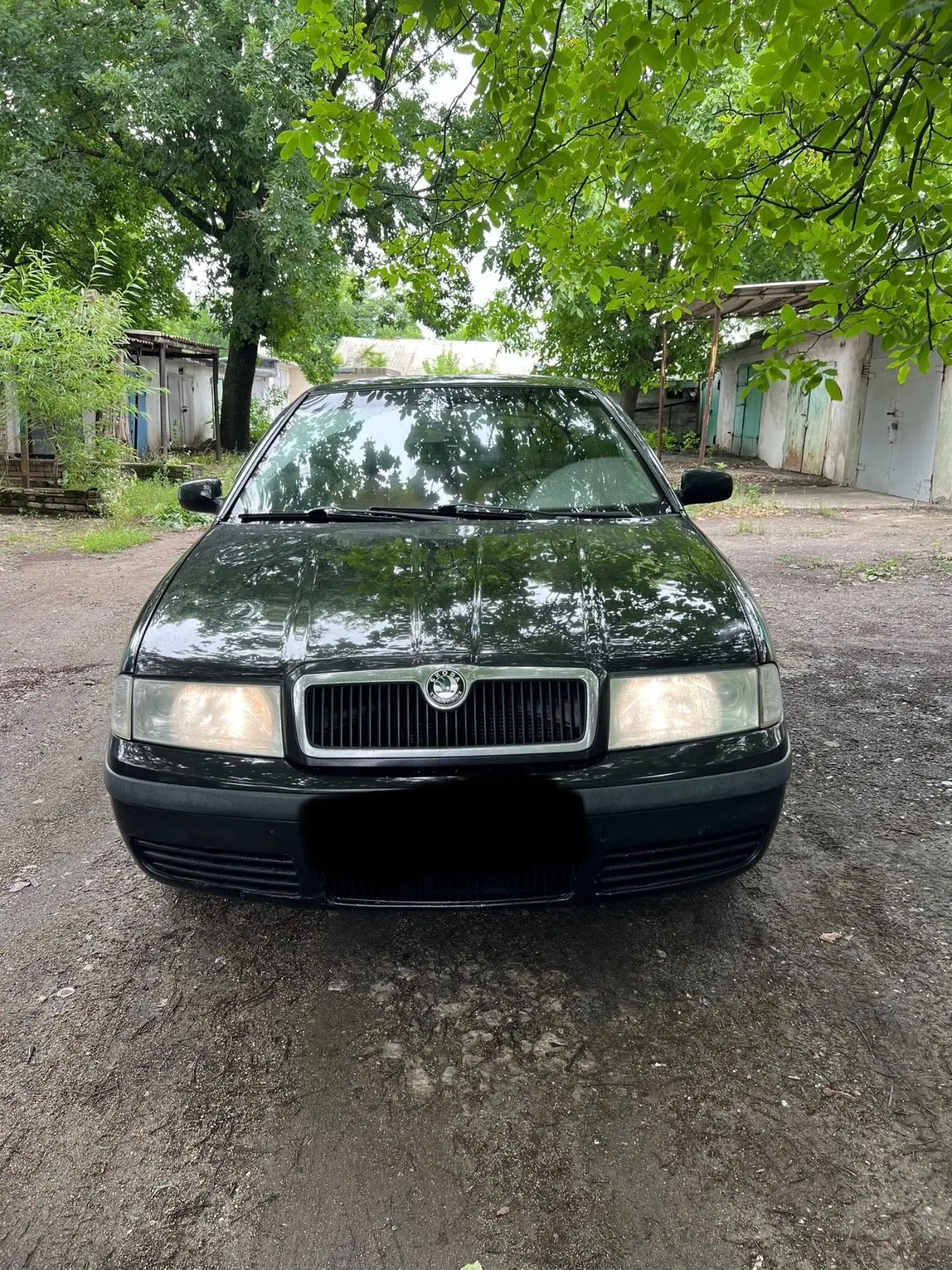 Продам Skoda Octavia tour
 автомобиль в идеальном состоянии
Вложения не требуется абсолютно  Гаражны