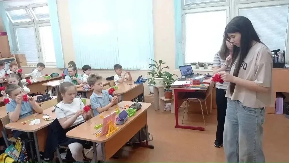 💢 Цветы Победы  Друзья! День Победы завершился, но мы расскажем ещё о нескольких праздничных события