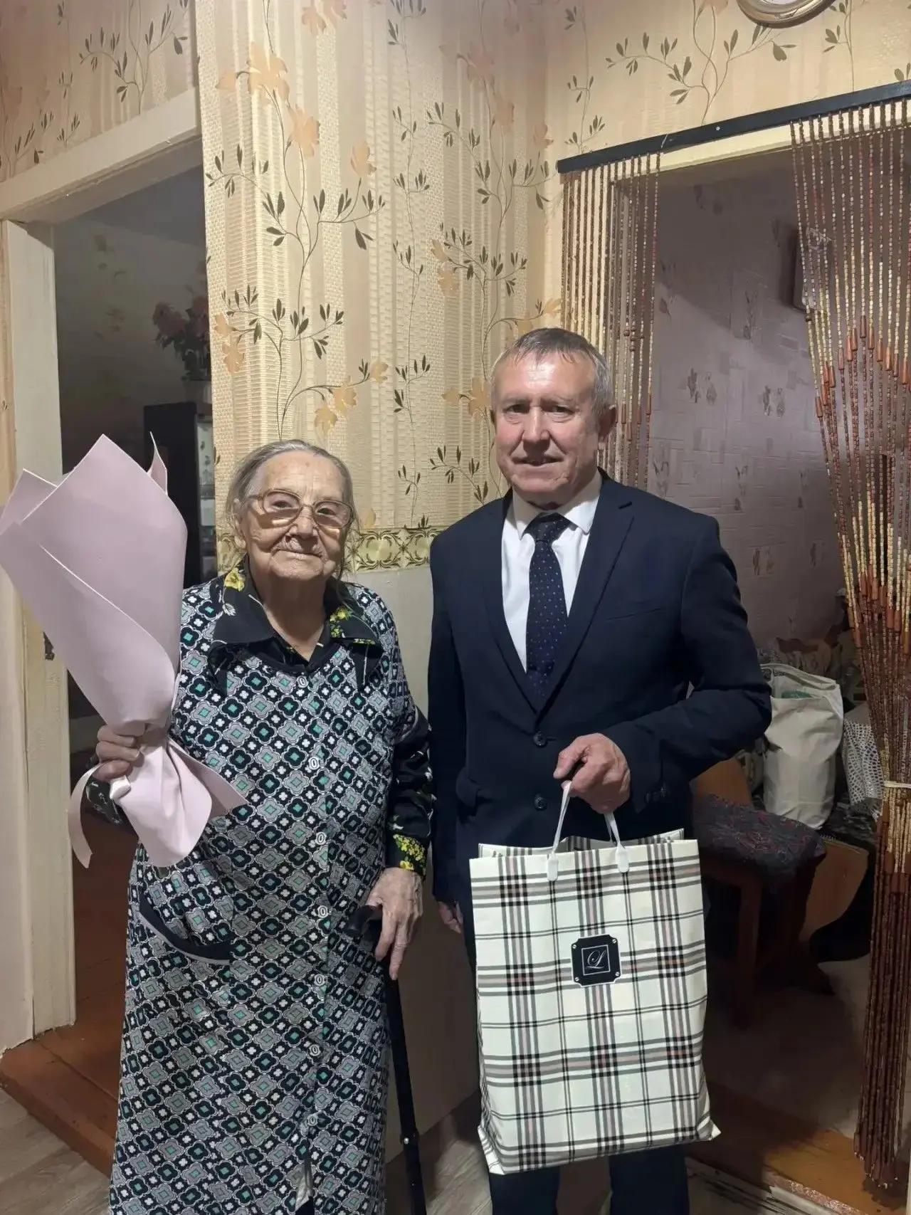 ❤️ «В свои 99 — сама ведет хозяйство»
