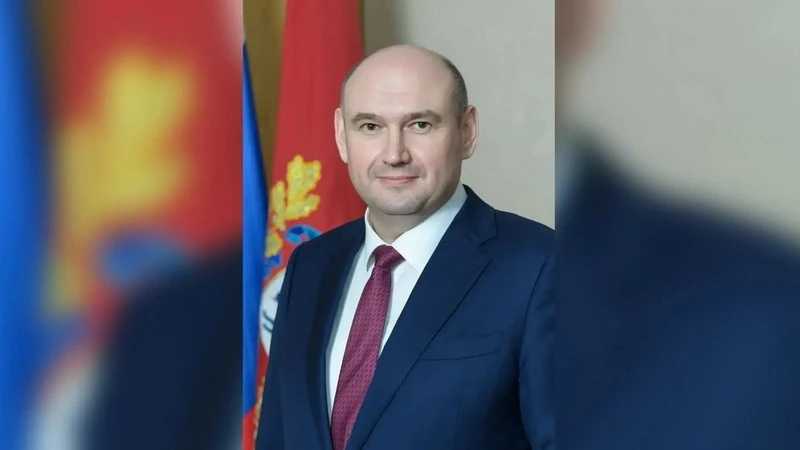 Евгений Солнцев поздравил педагогов Оренбуржья с профессиональным праздником