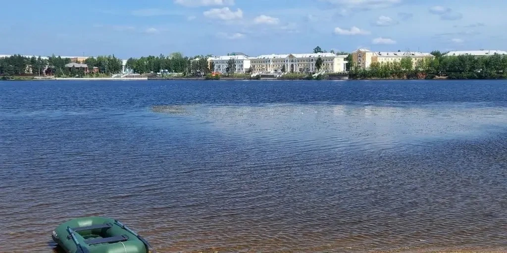 🛟 Рыбаки спасли тонувшего парня на Турье