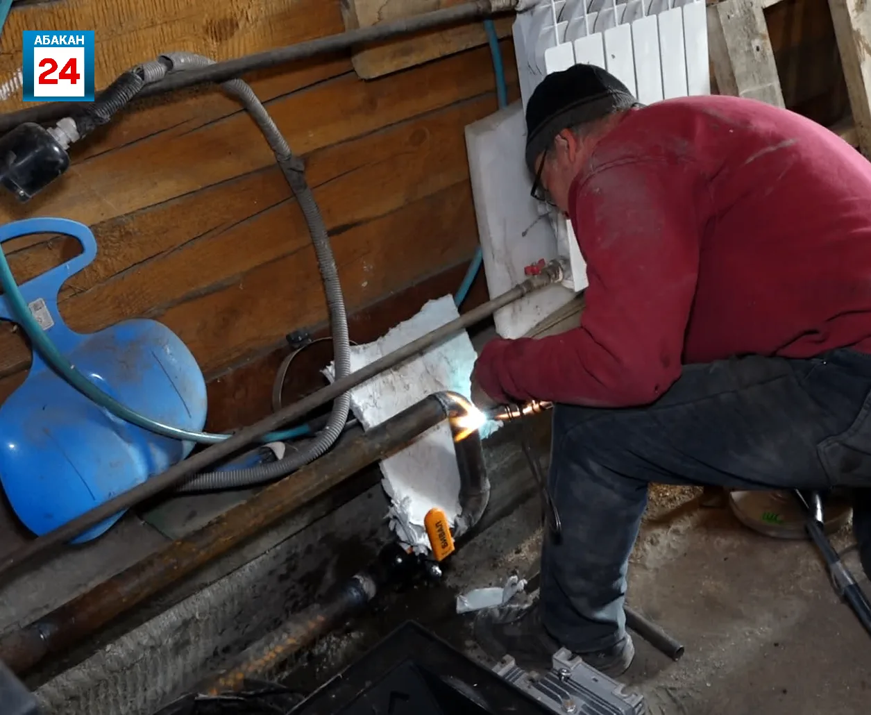 ⚡️⚡️17 твердотопливных котлов установил в домах горожан подрядчик за первую неделю работы в Абакане 